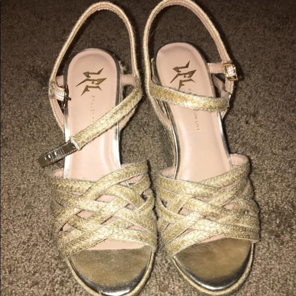 Gold wedges